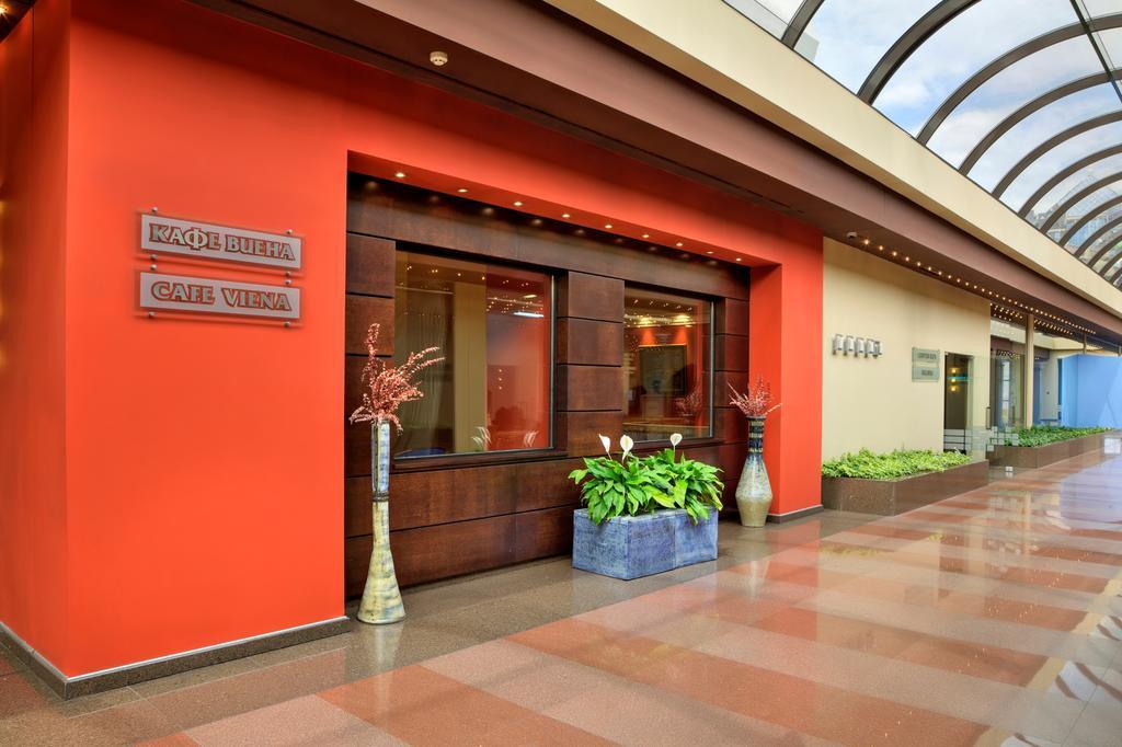 Grand Hotel